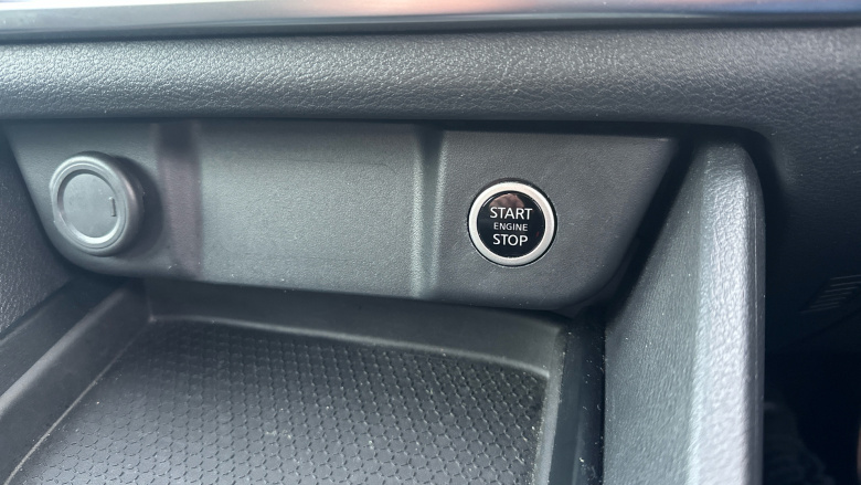 Nissan Qashqai 1.3 DiG-T MH 158 Acenta Premium 5dr Xtronic Petrol Hatchback